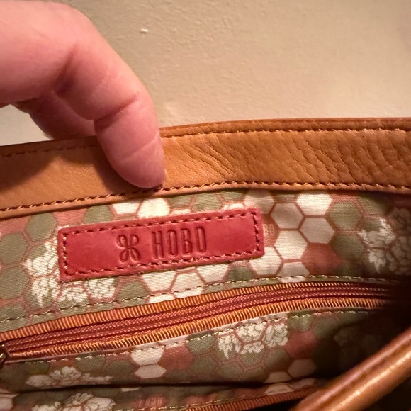 HOBO International Tan Leather Crossbody Bag - Picture 7 of 9